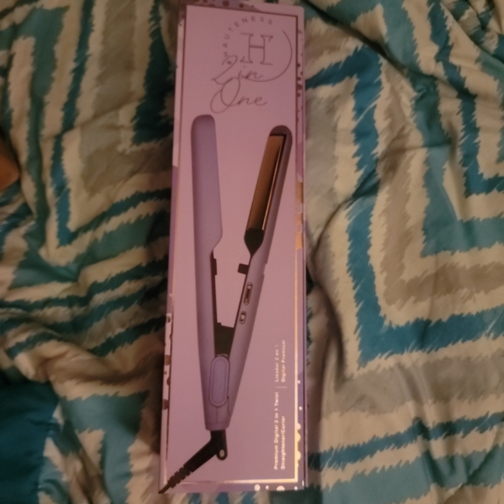 ●SALON ☆HAUTENESS 2 IN 1 STYLER STRAIGHTENER/ CURLER BNIB. Color: Purple